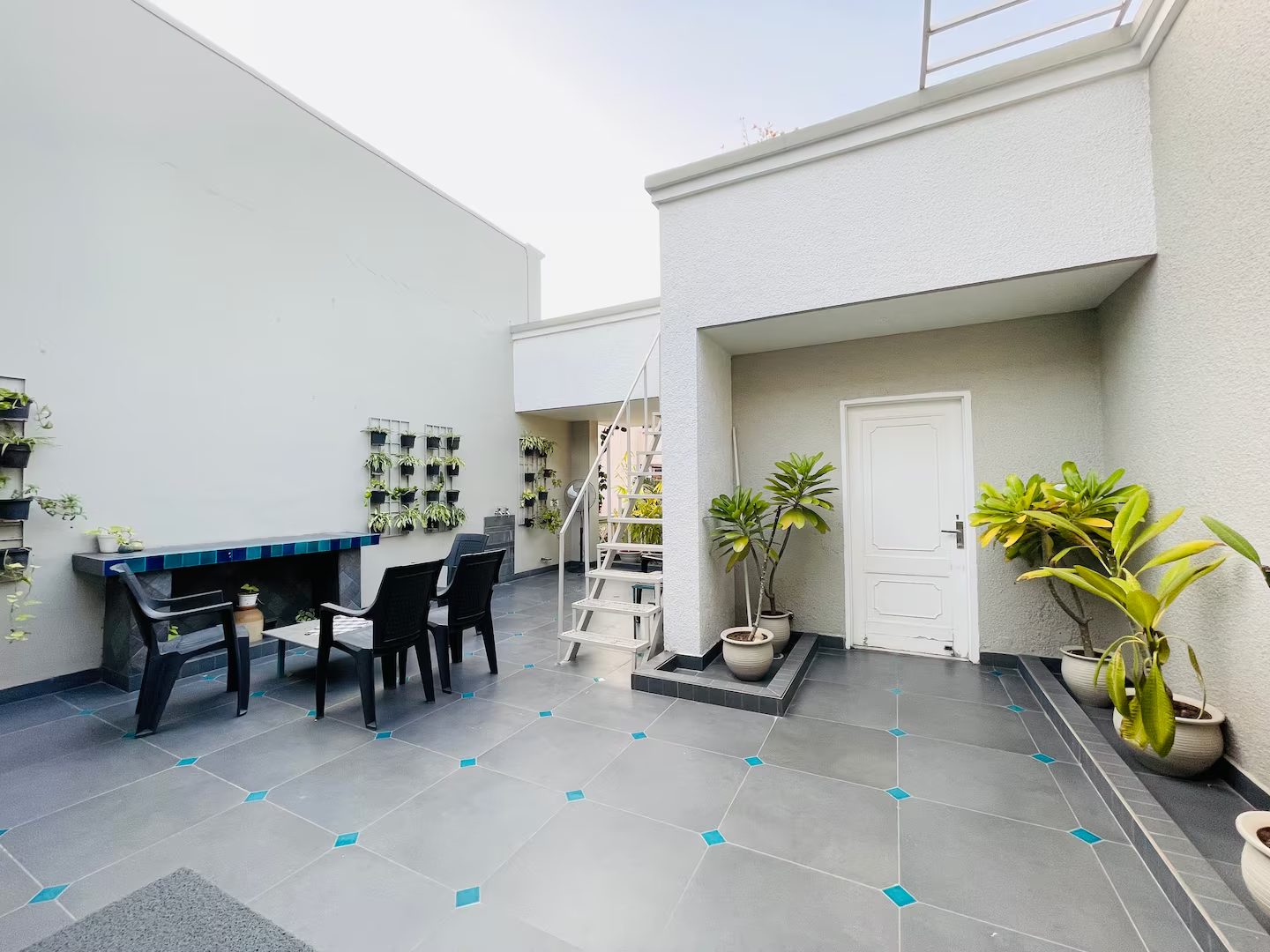 Rooftop Terrace with Dining Area